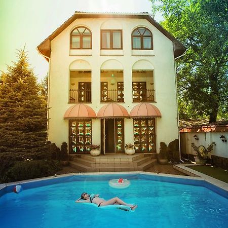 Готель Едуард Ужгород Екстер'єр фото